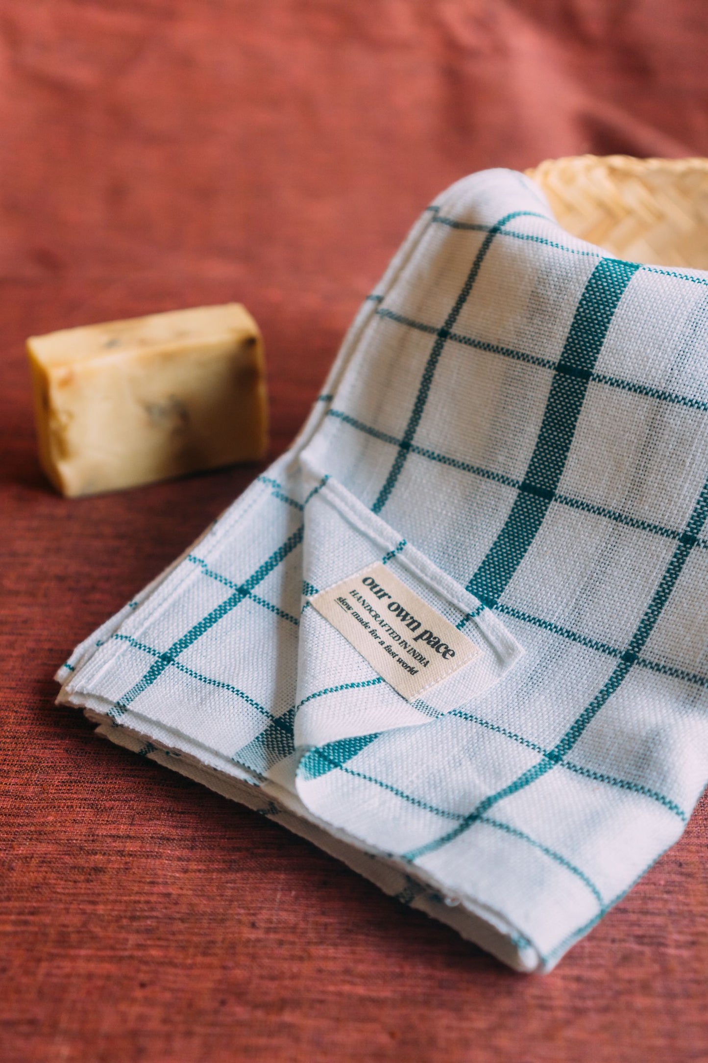 Handloom Handtowel (White/Green)