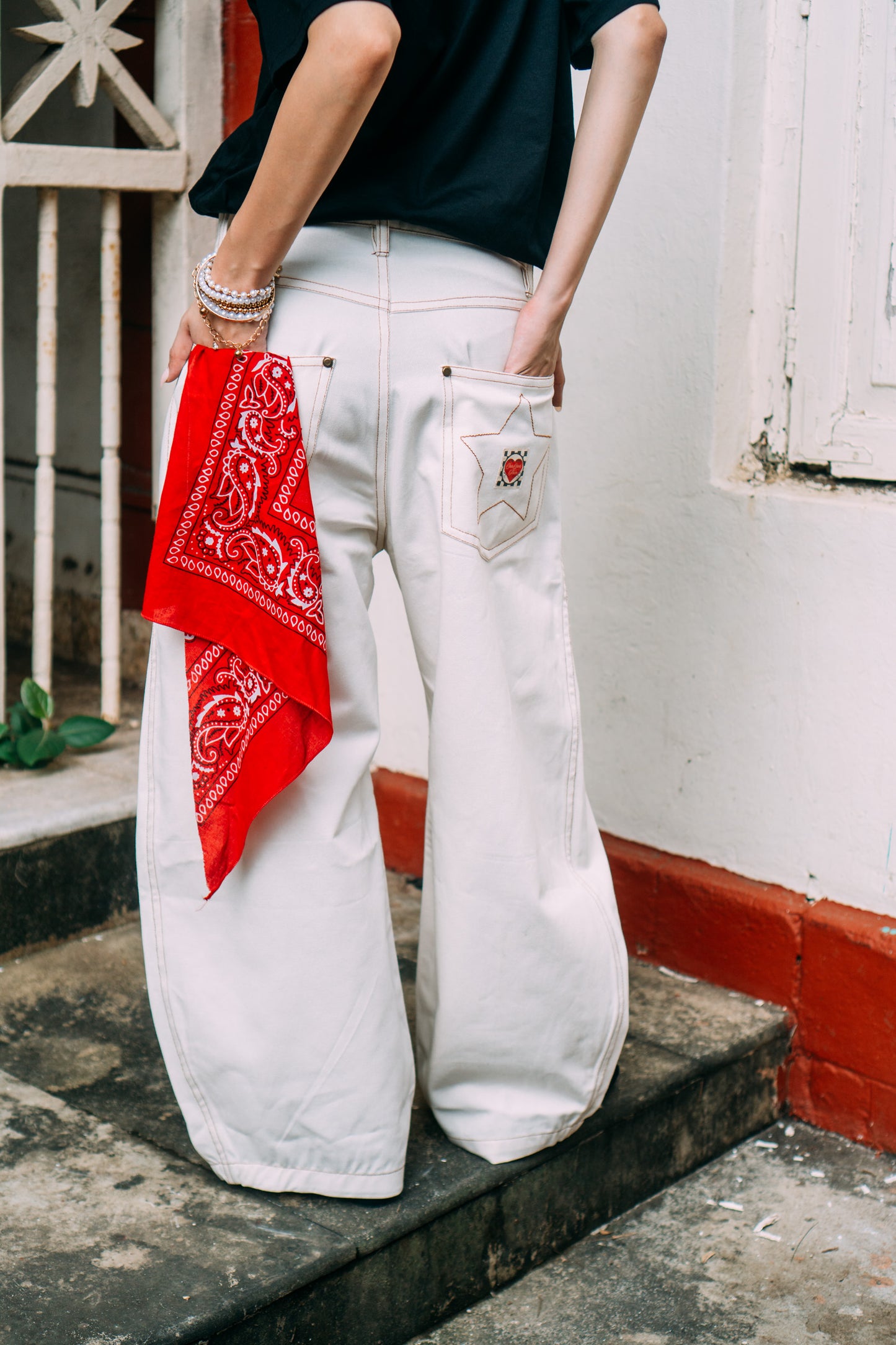 I'm A Star Horseshoe Jeans 'Off White'