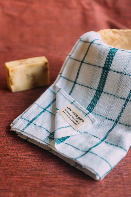 Handloom Handtowel (White/Green)