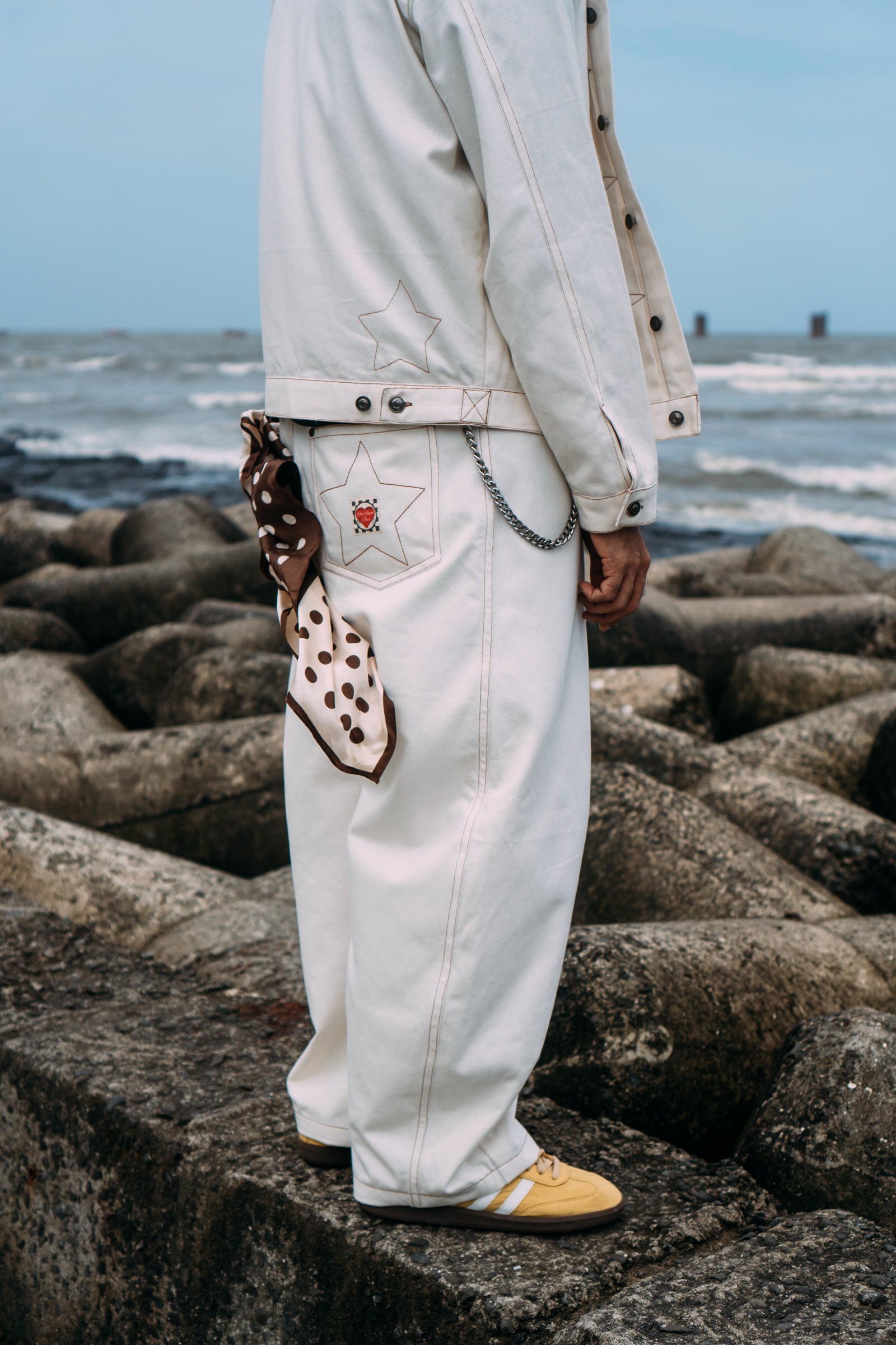 I'm A Star Horseshoe Jeans 'Off White'